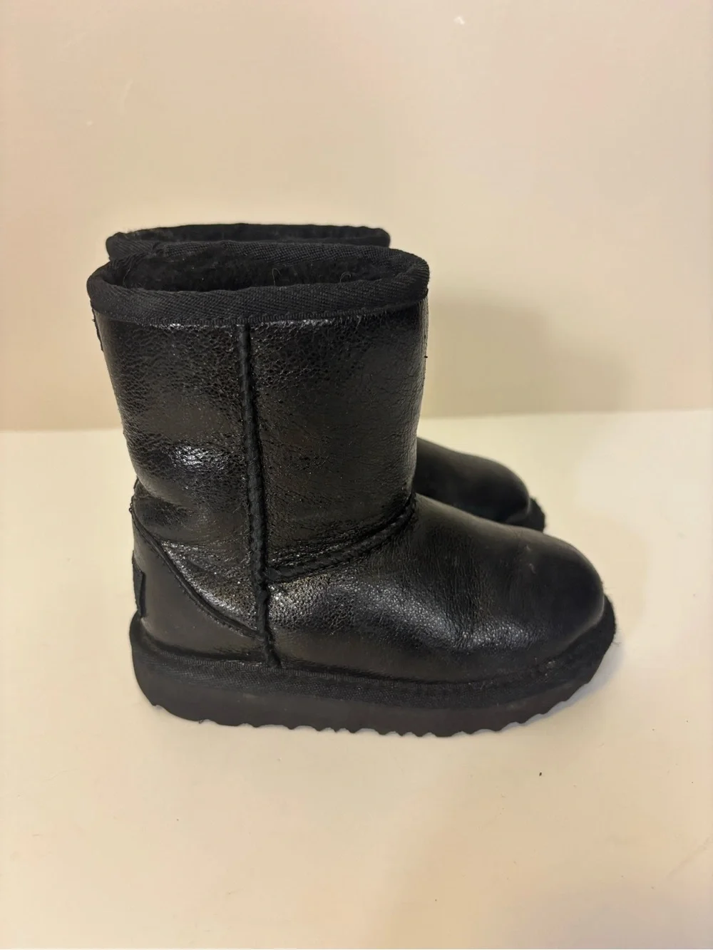 UGG Black Metallic Shimmer Shearling Fur Lined Winter Boots Little Girl’s 8